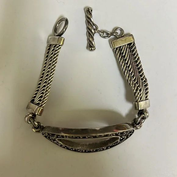 Lois Hill Toggle Bracelet - Picture 3 of 4